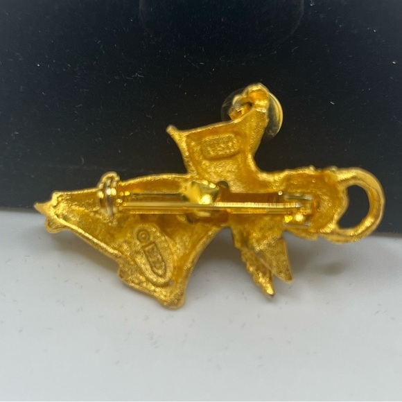 Vintage 70s Gold toned Signed RR
Angel with Dangling Bell Brooch. - Picture 6 of 9